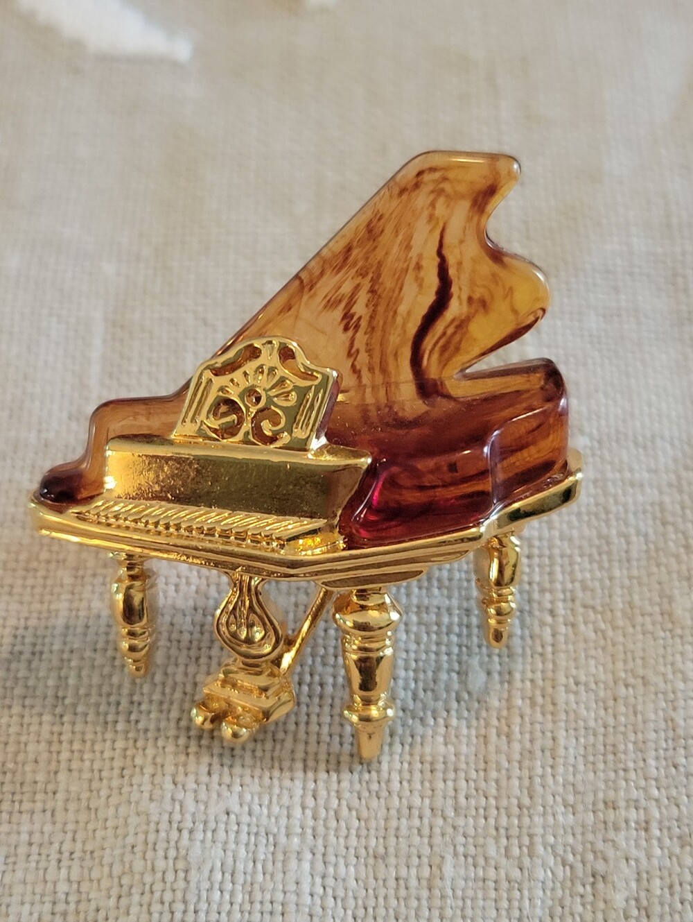 Vintage 90's Avon Grand Piano Brooch